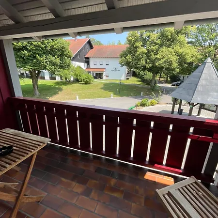 Apartamento 36 - Im Rottalblick - Rustikal & Urig Wohnen, Tiere Willkommen, Bademantelgang Zur Therme, Tv, Doppelbett, Schlafsofa Und Balkon Bad Griesbach (Bavaria)